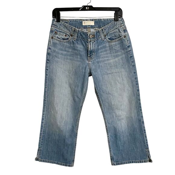 BKE Buckle Wendi Capri Denim Jeans Womens Size 27 Distressed Medium Blue Wash - Picture 1 of 8